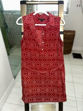 Banana Republic Red Printed Button-Up Blouse